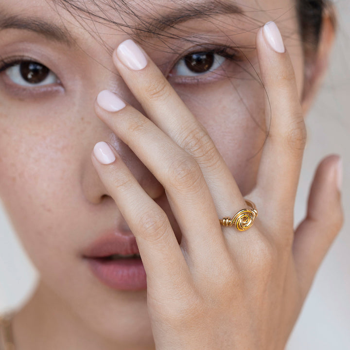 Kosmis Spiral Ring