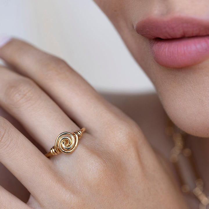 Kosmis Spiral Ring