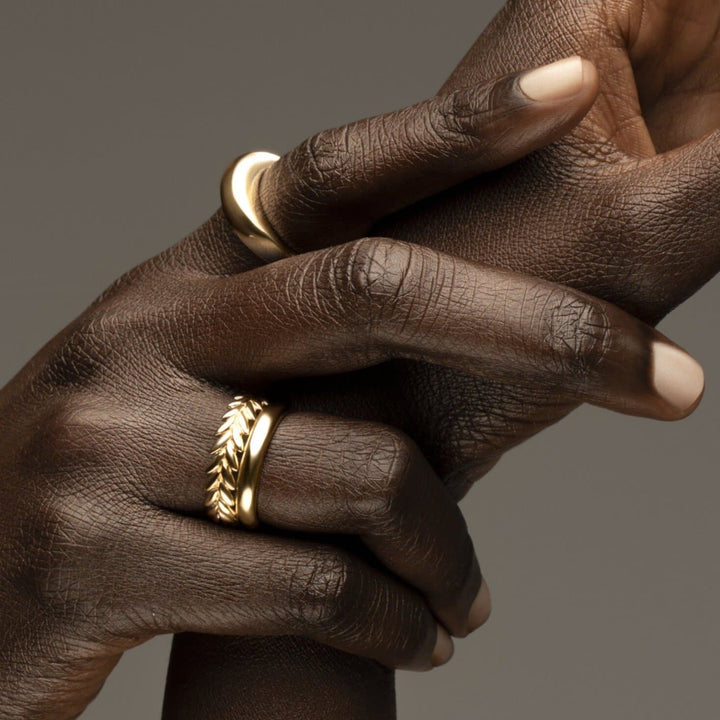 18kt Sustainable Rings / Bands from FUTURA Jewelry