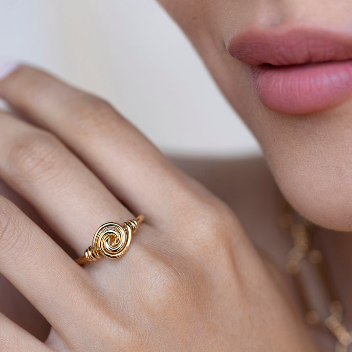 Kosmis Spiral Ring